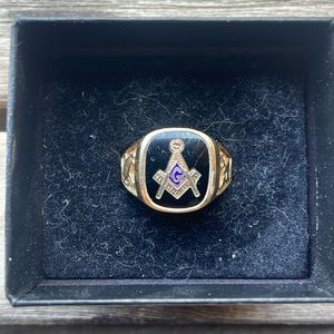 10K Yellow Gold Black Onyx Men’s Mason Masonic Lodge Ring Approx Size Ten 10